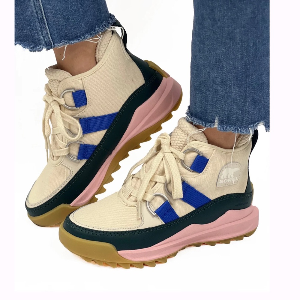 Sorel Ona Chukka RMX. Sorel boot